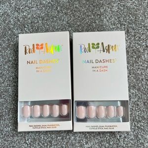 Red Aspen Nail dashes. Winnie’s in White Sands.